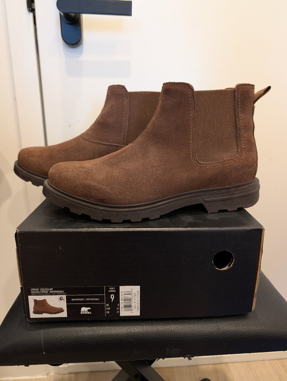 SOREL Cyprus Chelsea Waterproof Size 9 Men Brown